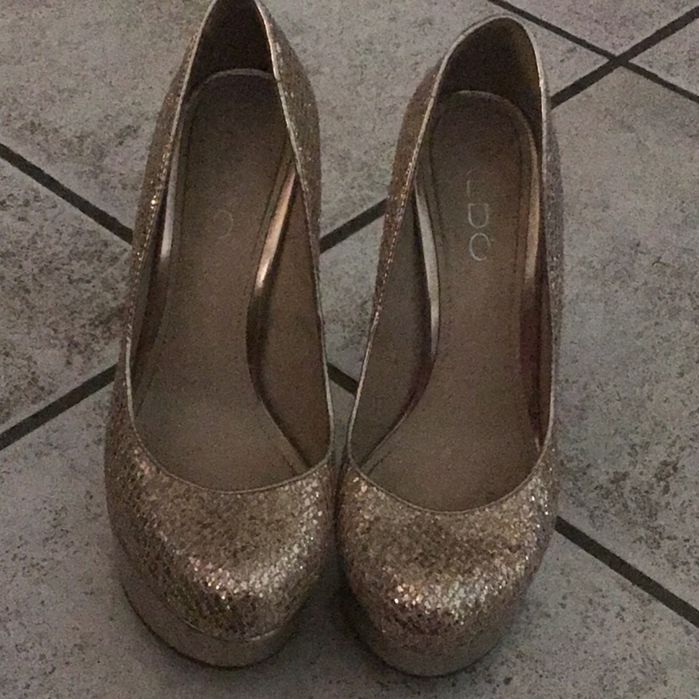 Aldo gold heel Sale 3 for $20